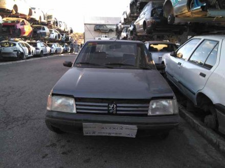 Vehiculo en el desguace: PEUGEOT 205 BERLINA P1F