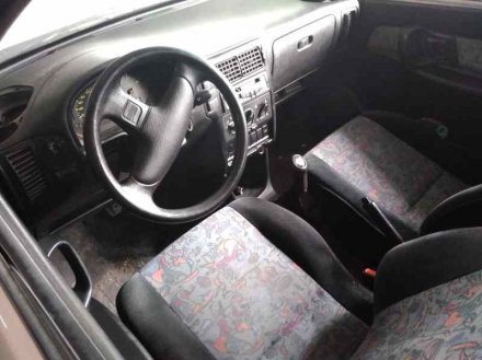 Vehiculo en el desguace: SEAT CORDOBA BERLINA (6K2) CLX