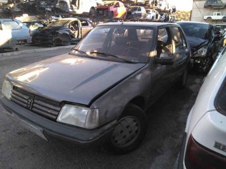 Vehiculo en el desguace: PEUGEOT 205 BERLINA P1F