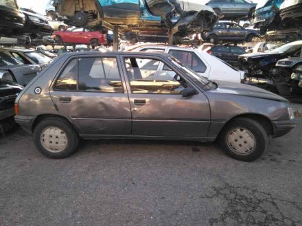 Vehiculo en el desguace: PEUGEOT 205 BERLINA P1F