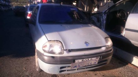 Vehiculo en el desguace: RENAULT CLIO II FASE I (B/CBO) 1.9 D