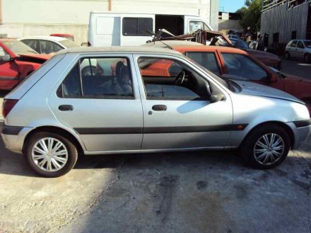 Vehiculo en el desguace: FORD FIESTA BERLINA (DX) Ambiente