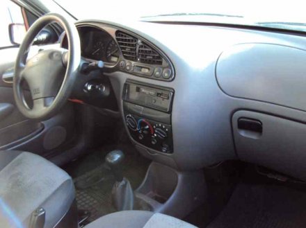 Vehiculo en el desguace: FORD FIESTA BERLINA (DX) Ambiente