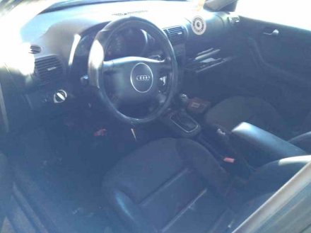 Vehiculo en el desguace: AUDI A3 (8L) 1.6 Ambiente