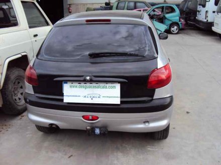 Vehiculo en el desguace: PEUGEOT 206 BERLINA X-Line