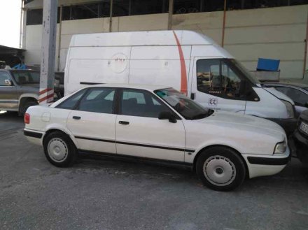 Vehiculo en el desguace: AUDI 80 AVANT Básico Berlina