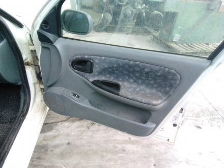 Vehiculo en el desguace: RENAULT MEGANE I CLASSIC (LA0) 1.9 Diesel