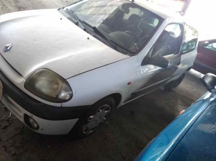 Vehiculo en el desguace: RENAULT CLIO II FASE I (B/CBO) 1.9 D