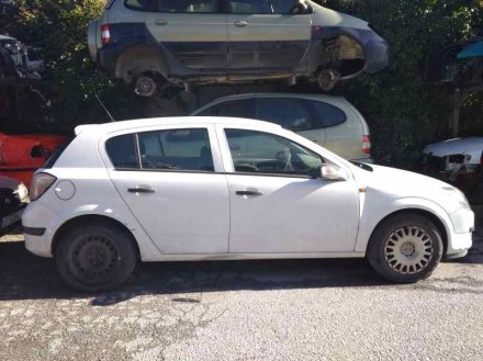 Vehiculo en el desguace: OPEL ASTRA H BERLINA Elegance