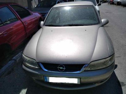 Vehiculo en el desguace: OPEL VECTRA B BERLINA Básico (1999->)