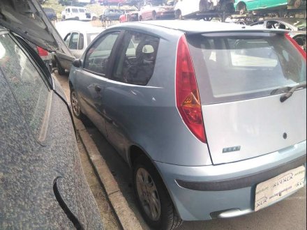 Vehiculo en el desguace: FIAT PUNTO BERLINA (188) 1.2 8V