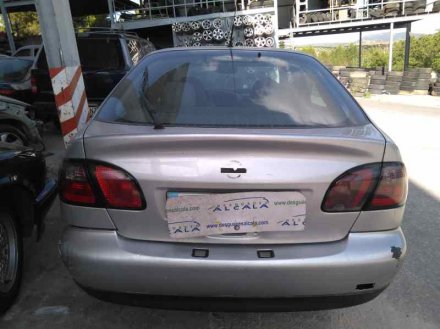 Vehiculo en el desguace: NISSAN PRIMERA BERLINA (P11) Básico