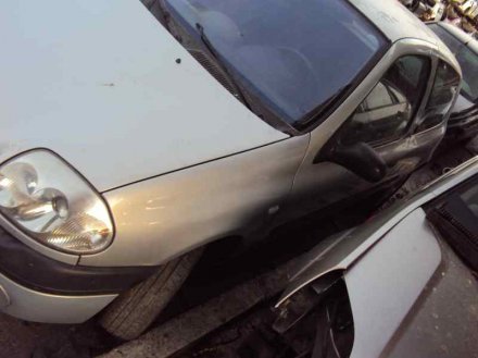 Vehiculo en el desguace: RENAULT CLIO II FASE I (B/CBO) 1.9 D