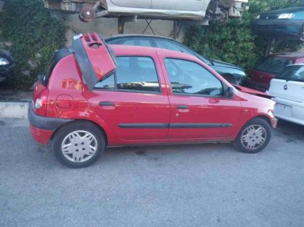 Vehiculo en el desguace: RENAULT CLIO II FASE II (B/CB0) *