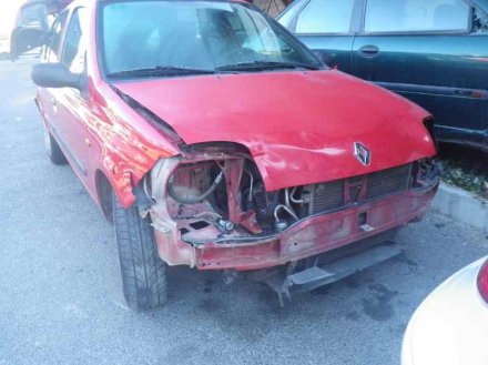 Vehiculo en el desguace: RENAULT CLIO II FASE II (B/CB0) *