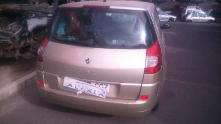 Vehiculo en el desguace: RENAULT SCENIC II i- Music