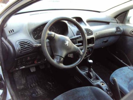 Vehiculo en el desguace: PEUGEOT 206 BERLINA XT