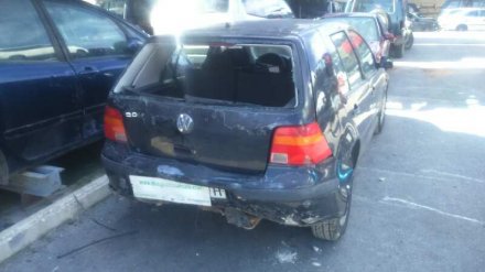 Vehiculo en el desguace: VOLKSWAGEN GOLF IV BERLINA (1J1) Básico