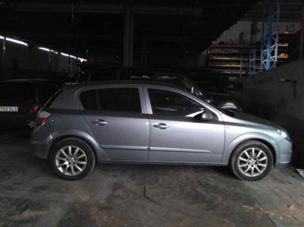 Vehiculo en el desguace: OPEL ASTRA H BERLINA Enjoy