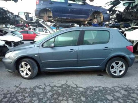 Vehiculo en el desguace: PEUGEOT 307 BERLINA (S2) XS