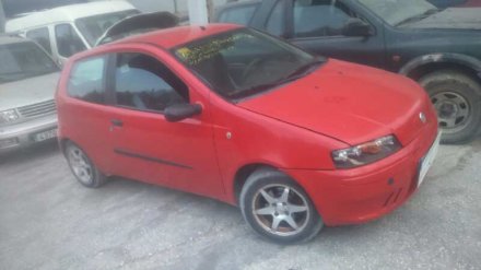 Vehiculo en el desguace: FIAT PUNTO BERLINA (188) 1.9 D (I)