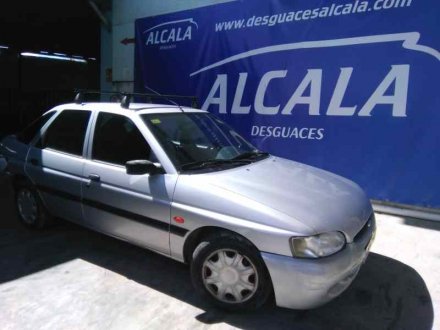 Vehiculo en el desguace: FORD ESCORT BERL./TURNIER CLX Berlina