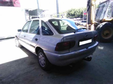 Vehiculo en el desguace: FORD ESCORT BERL./TURNIER CLX Berlina