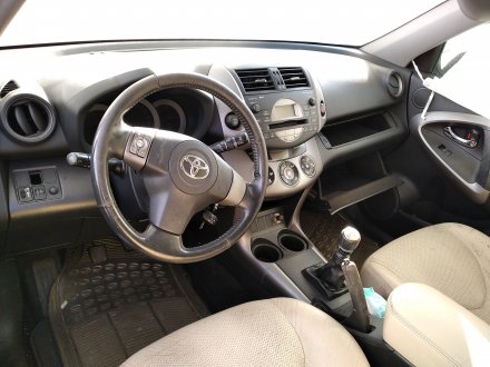 Vehiculo en el desguace: TOYOTA RAV 4 (A3) XR