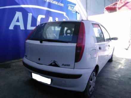 Vehiculo en el desguace: FIAT PUNTO BERLINA (188) 1.9 D (I)