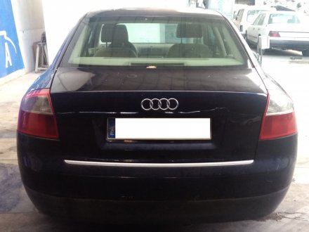 Vehiculo en el desguace: AUDI A4 BERLINA (8E) 1.9 TDI (96kW)