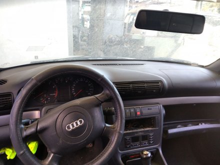 Vehiculo en el desguace: AUDI A4 BERLINA (B5) 1.8