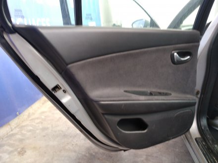 Vehiculo en el desguace: NISSAN PRIMERA BERLINA (P12) 2.2 16V Turbodiesel CAT