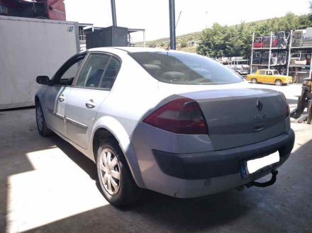 Vehiculo en el desguace: RENAULT MEGANE II BERLINA 5P Authentique