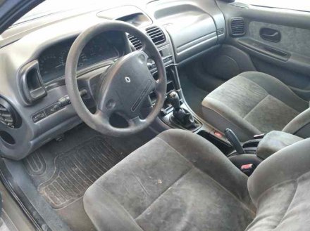 Vehiculo en el desguace: RENAULT LAGUNA (B56) 2.2 dT RT