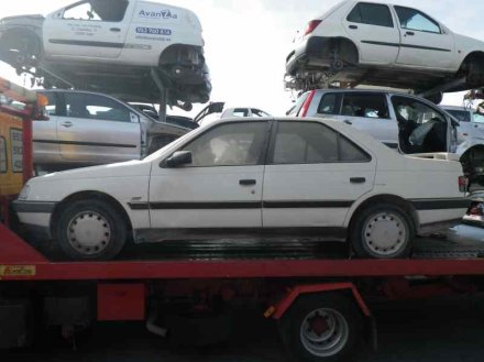 Vehiculo en el desguace: PEUGEOT 405 BERLINA Clim