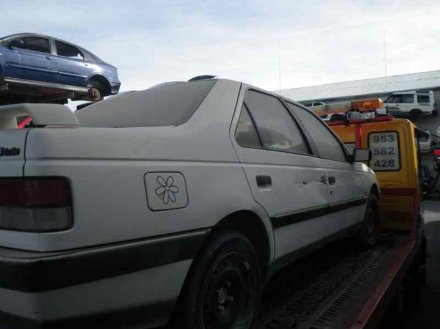 Vehiculo en el desguace: PEUGEOT 405 BERLINA Clim