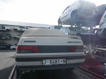 Vehiculo en el desguace: PEUGEOT 405 BERLINA Clim