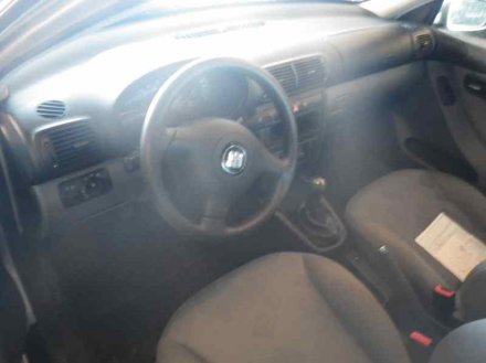 Vehiculo en el desguace: SEAT LEON (1M1) Signo