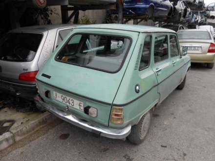 Vehiculo en el desguace: RENAULT R 6 *