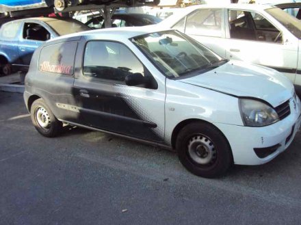 Vehiculo en el desguace: RENAULT CLIO II FASE II (B/CB0) Campus