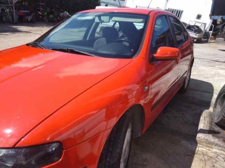 Vehiculo en el desguace: SEAT LEON (1M1) Signo