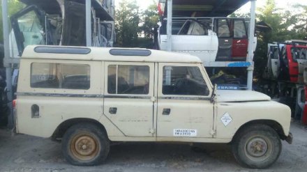 Vehiculo en el desguace: LAND ROVER SANTANA 109