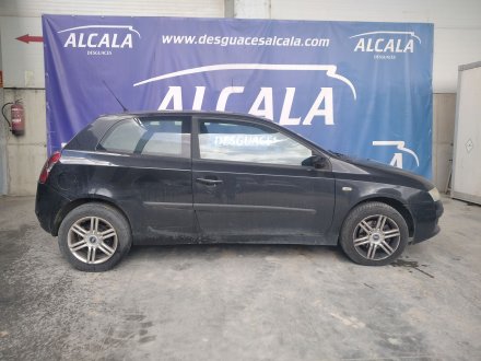 Vehiculo en el desguace: FIAT STILO (192) 1.9 120 Feel Multijet