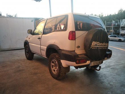 Vehiculo en el desguace: NISSAN TERRANO/TERRANO.II (R20) 2.4 CAT