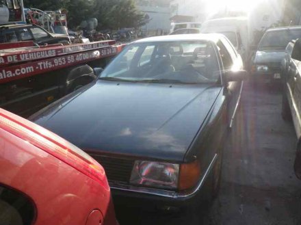 Vehiculo en el desguace: AUDI 100 AVANT (445) Básico