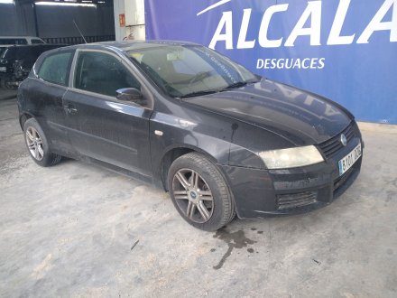 Vehiculo en el desguace: FIAT STILO (192) 1.9 120 Feel Multijet