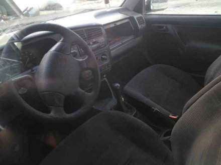 Vehiculo en el desguace: VOLKSWAGEN VENTO (1H2) GL