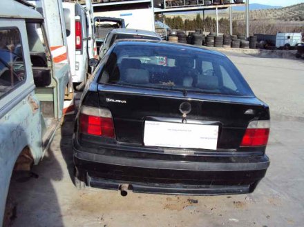 Vehiculo en el desguace: BMW SERIE 3 BERLINA (E36) 316i