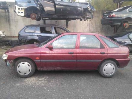 Vehiculo en el desguace: FORD ESCORT BERL./TURNIER CLX Berlina