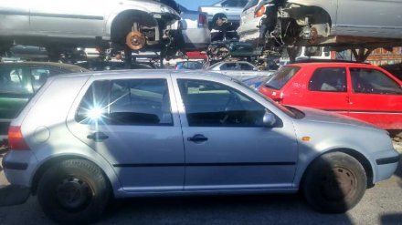 Vehiculo en el desguace: VOLKSWAGEN GOLF IV BERLINA (1J1) Highline 4Motion